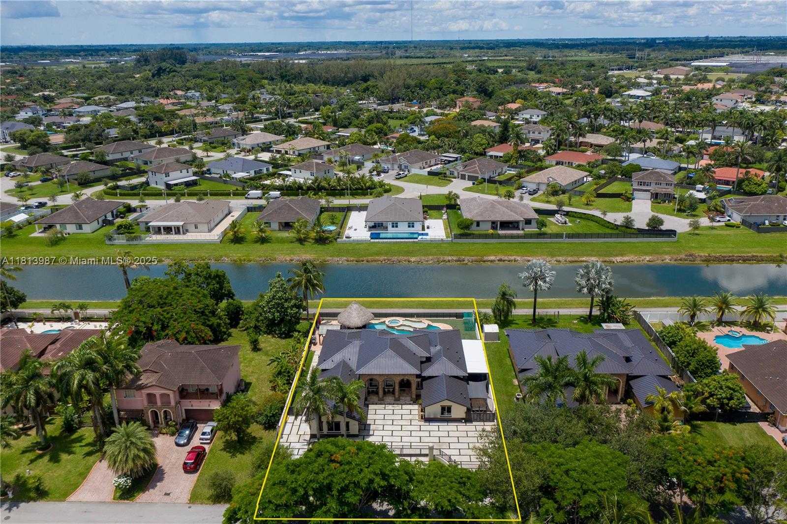 Small Image of 19686 SOUTH WEST 130TH AVE RD, Miami Number 5