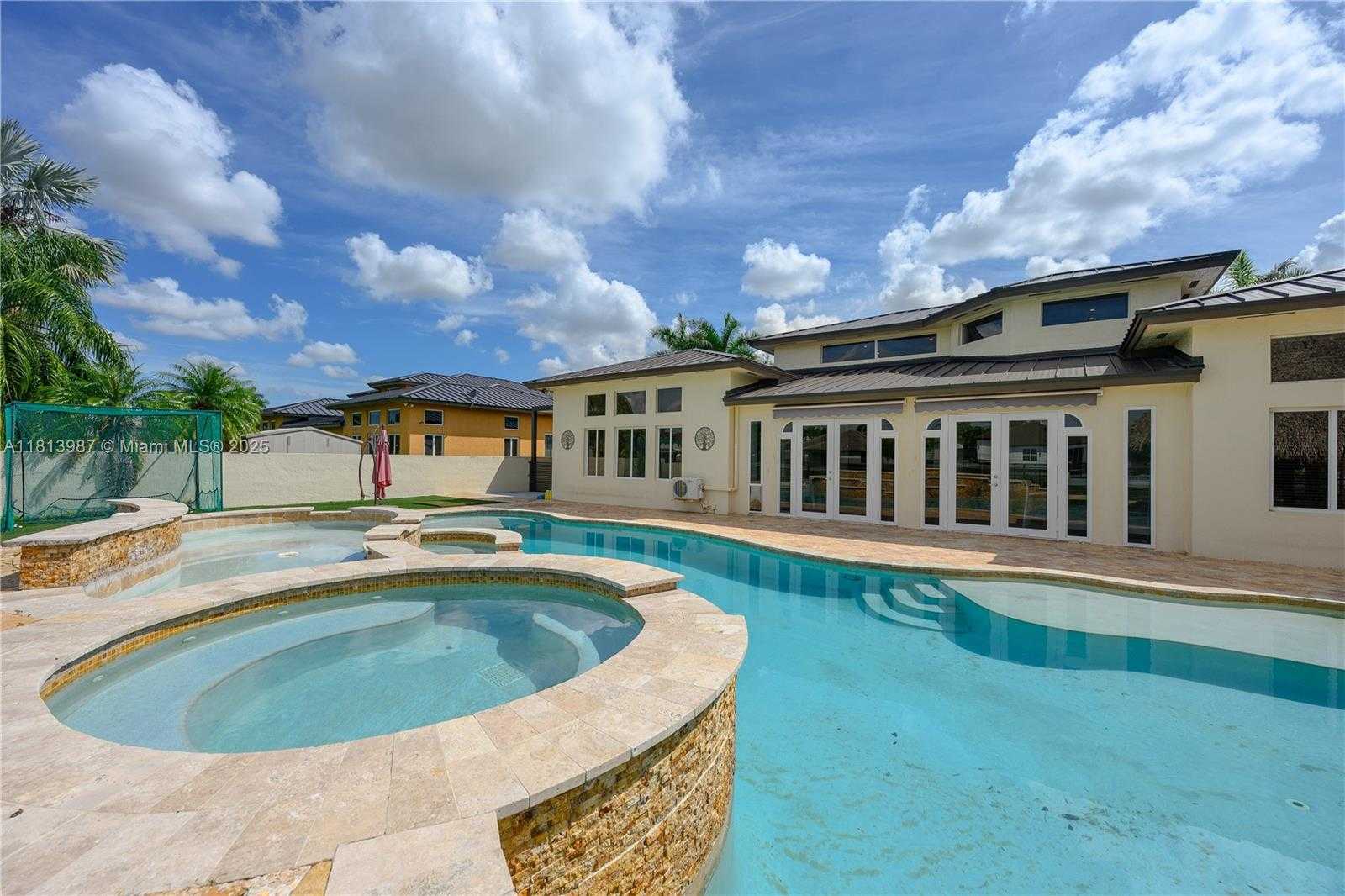 Small Image of 19686 SOUTH WEST 130TH AVE RD, Miami Number 57
