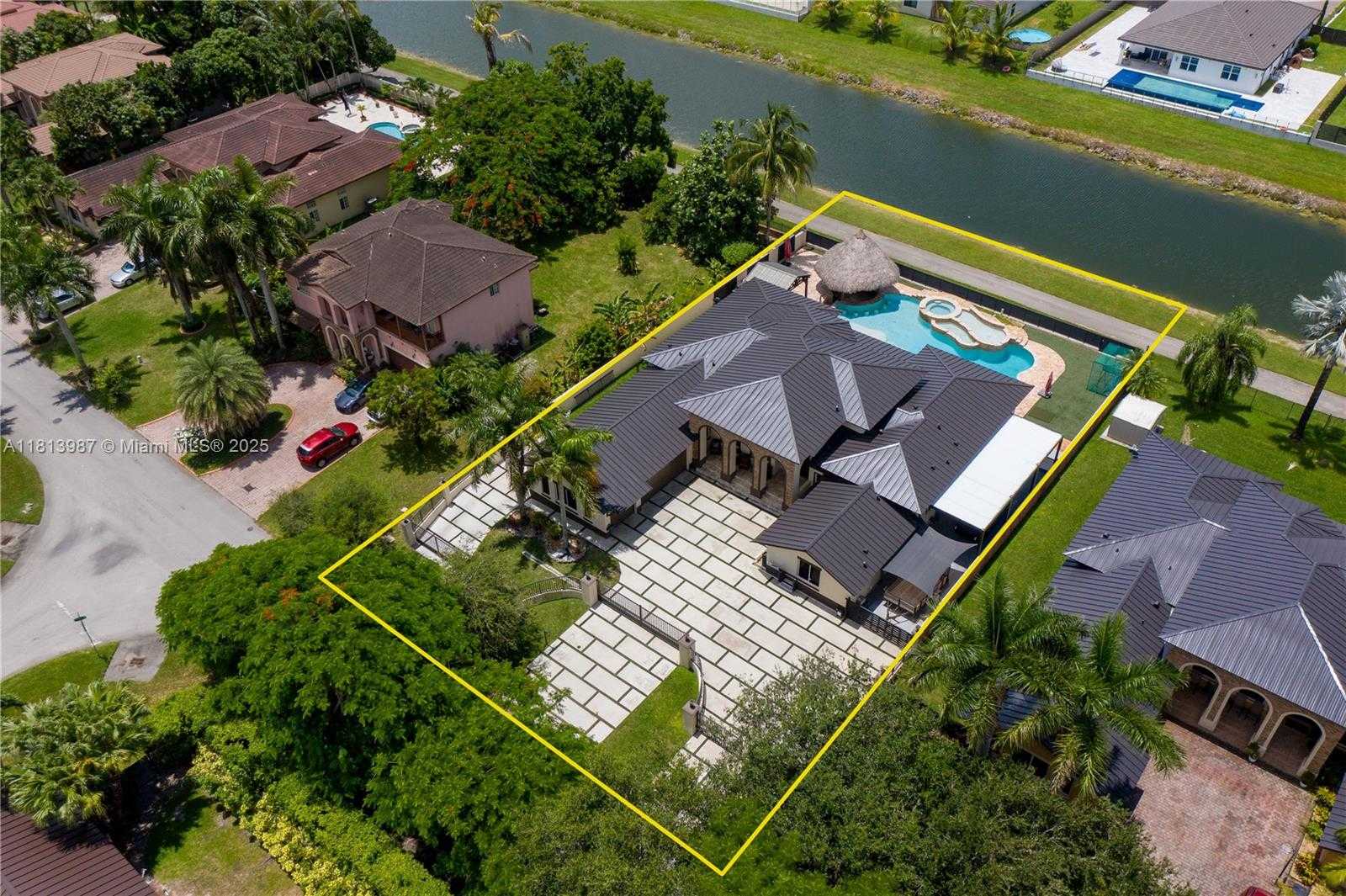 Small Image of 19686 SOUTH WEST 130TH AVE RD, Miami Number 7