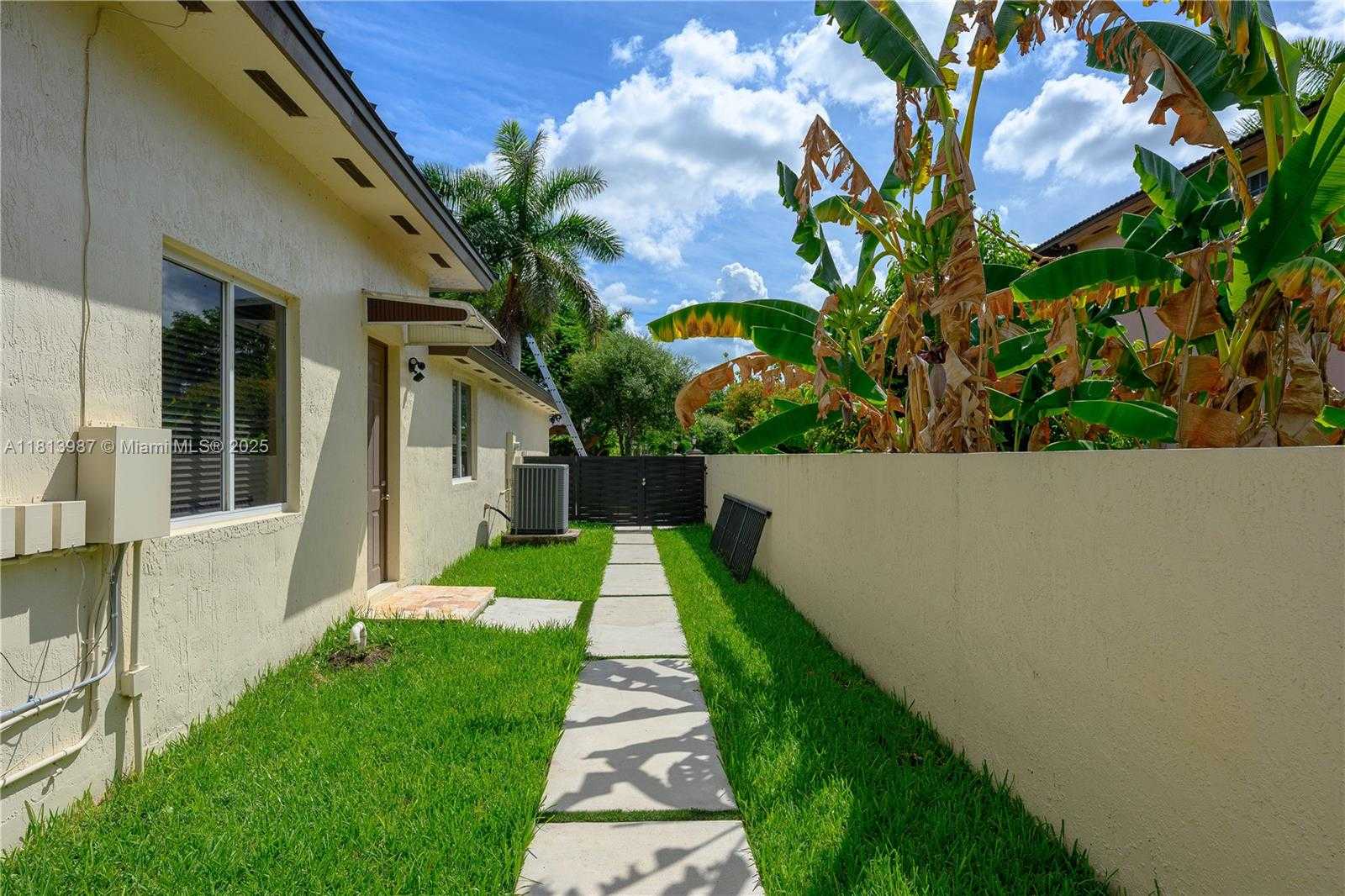 Small Image of 19686 SOUTH WEST 130TH AVE RD, Miami Number 70