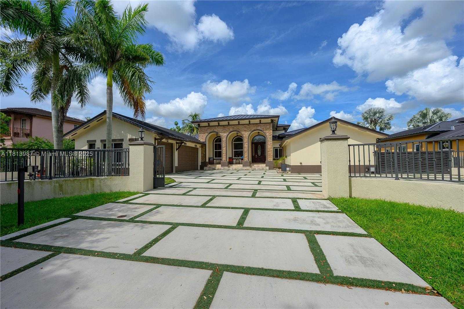 Small Image of 19686 SOUTH WEST 130TH AVE RD, Miami Number 72