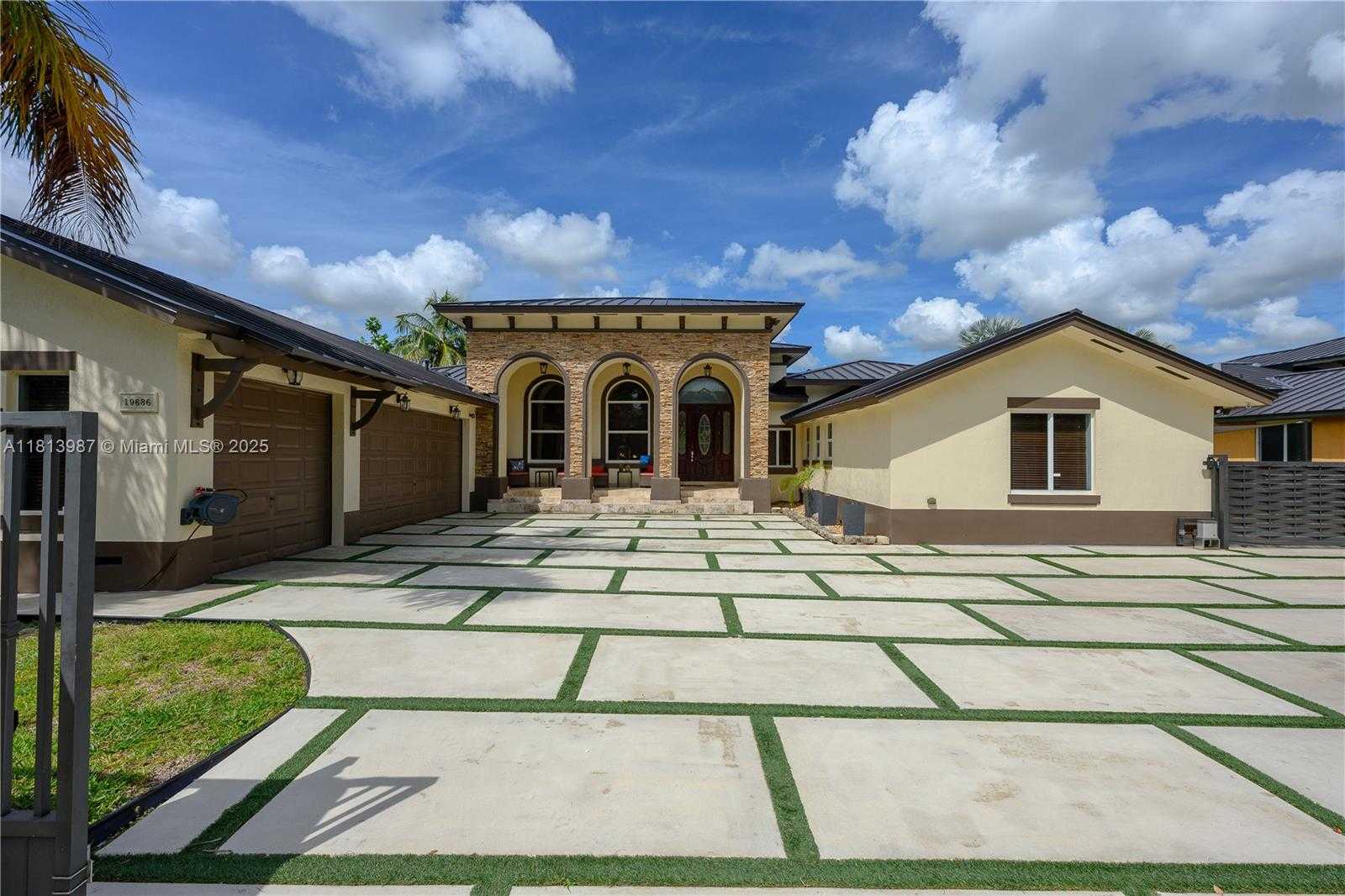 Small Image of 19686 SOUTH WEST 130TH AVE RD, Miami Number 75