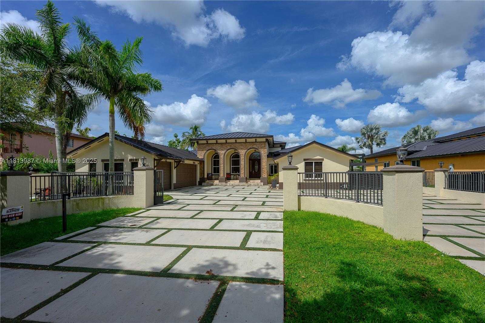 Small Image of 19686 SOUTH WEST 130TH AVE RD, Miami Number 79