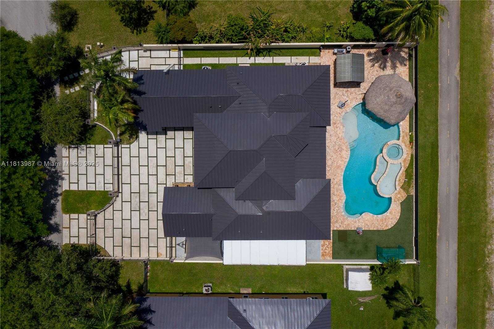 Small Image of 19686 SOUTH WEST 130TH AVE RD, Miami Number 8