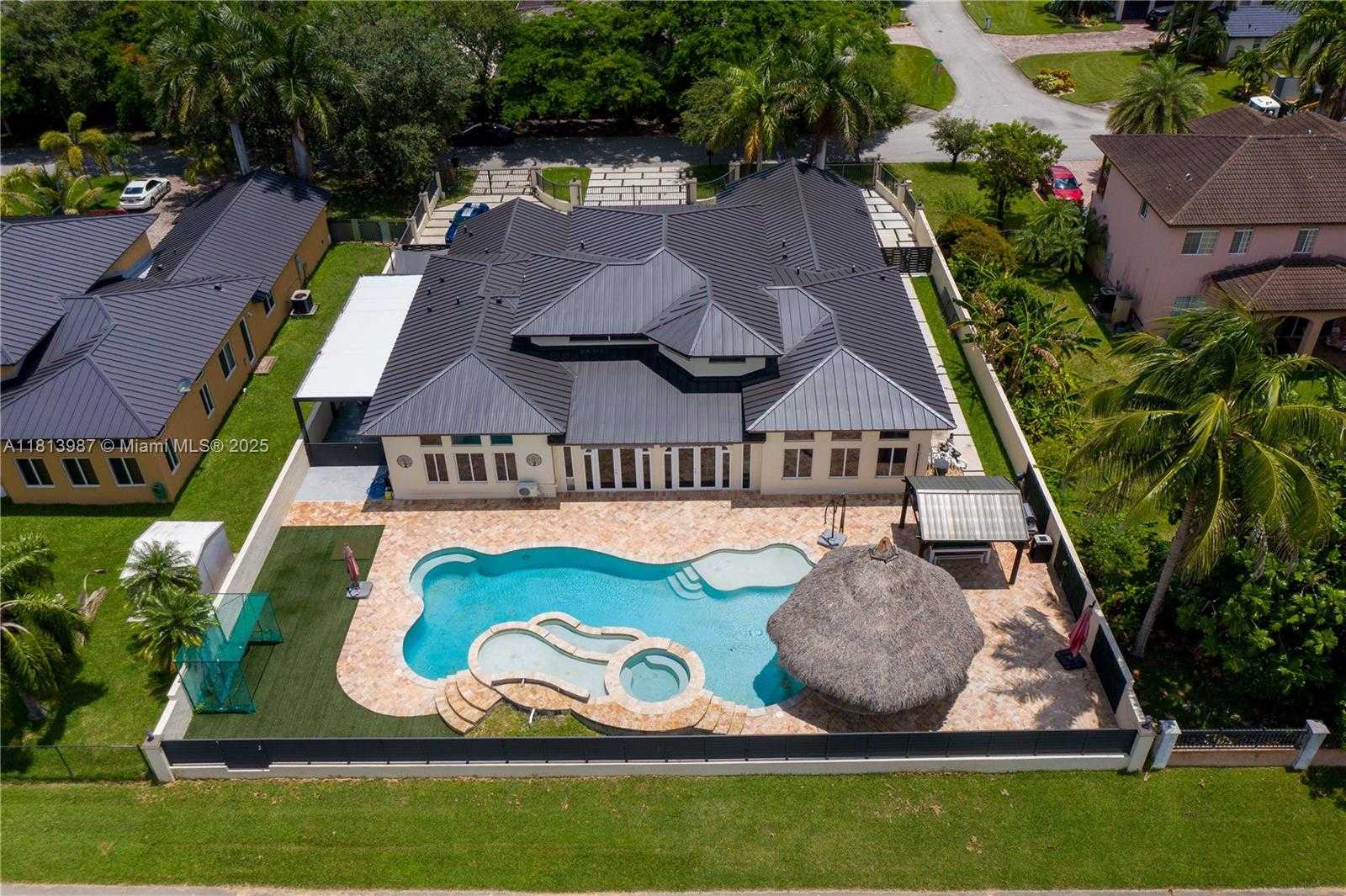 Small Image of 19686 SOUTH WEST 130TH AVE RD, Miami Number 9