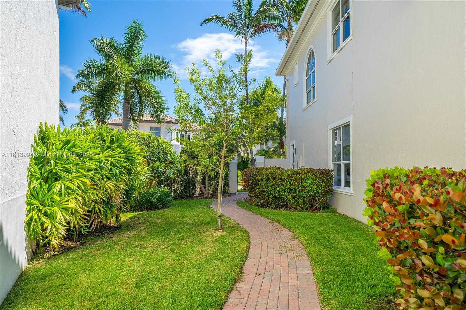 Small Image of 1445 COMMODORE WAY, Hollywood Number 11