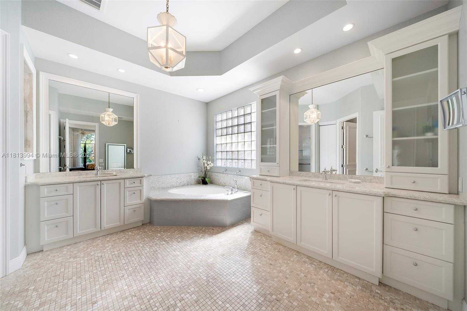 Small Image of 1445 COMMODORE WAY, Hollywood Number 25