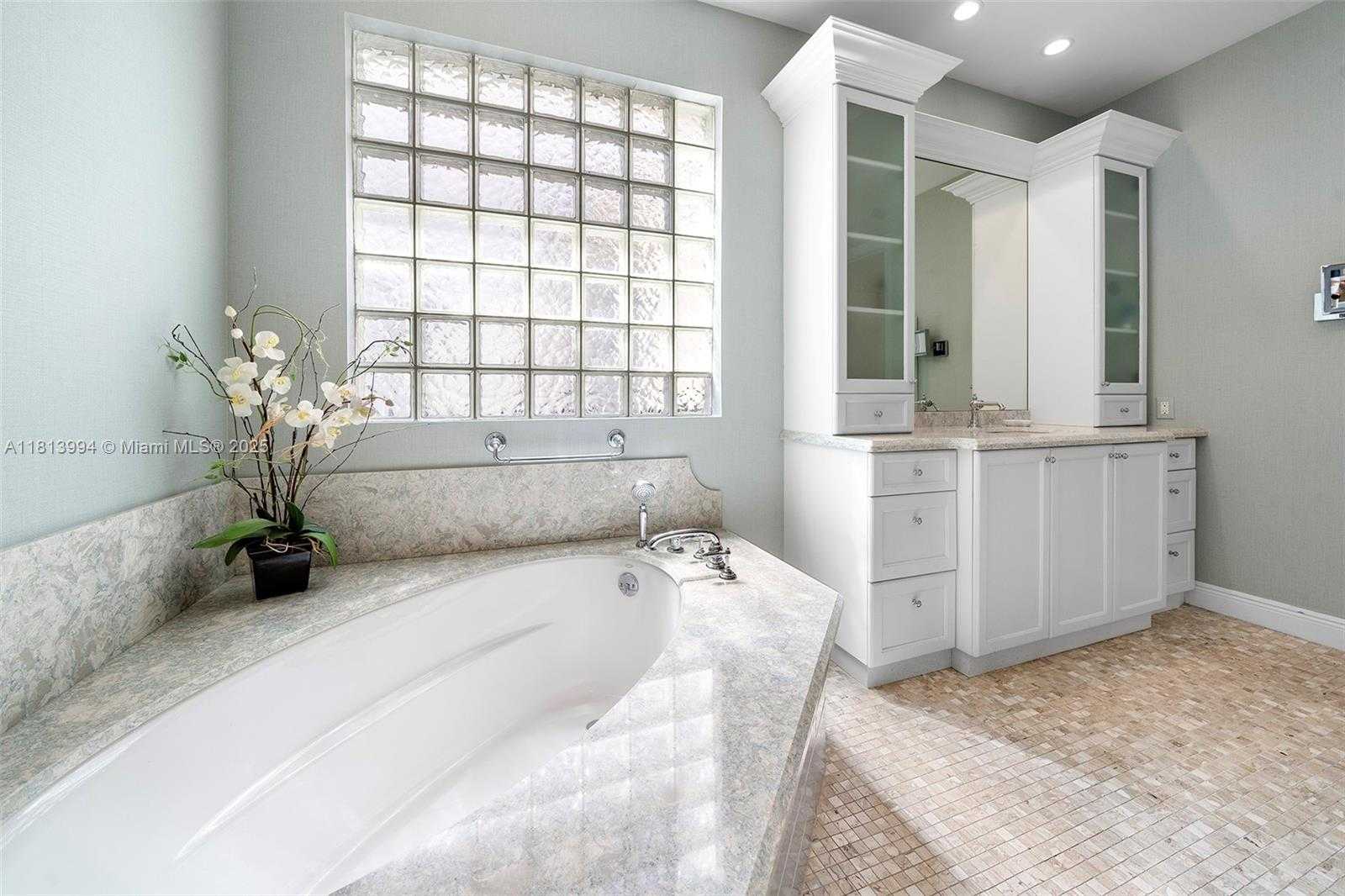 Small Image of 1445 COMMODORE WAY, Hollywood Number 26