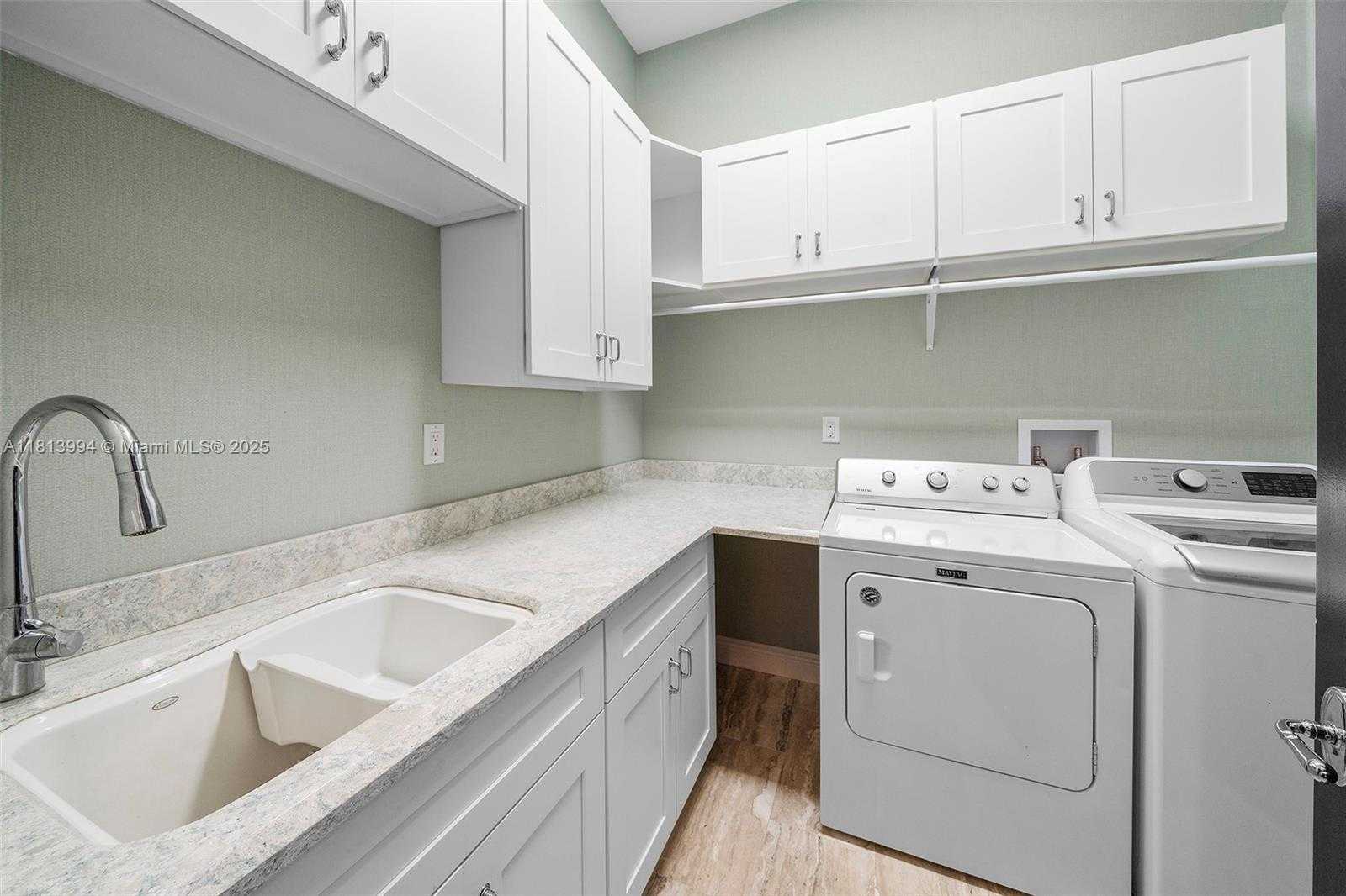 Small Image of 1445 COMMODORE WAY, Hollywood Number 44