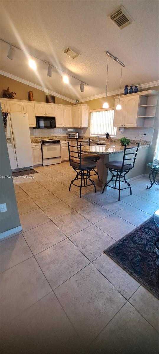 Small Image of 520 NORTH WEST 166TH AVE, Pembroke Pines Number 8