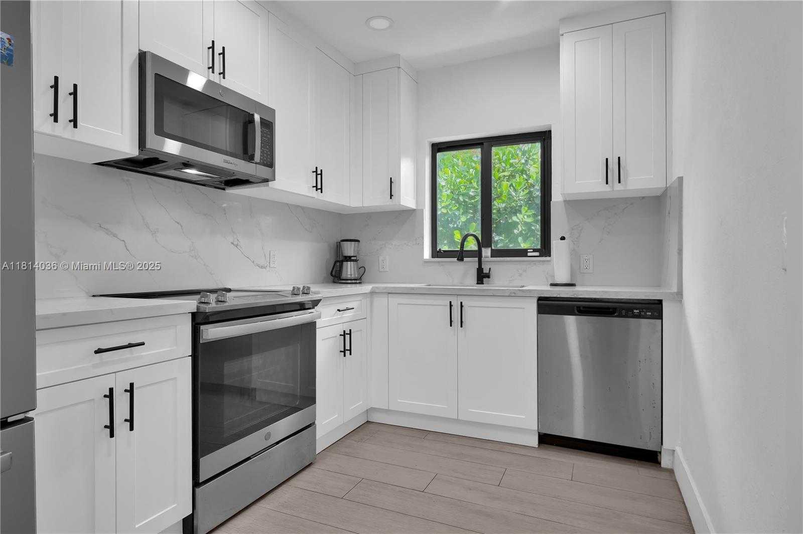 Small Image of 1216 WALLACE ST, Coral Gables Number 8