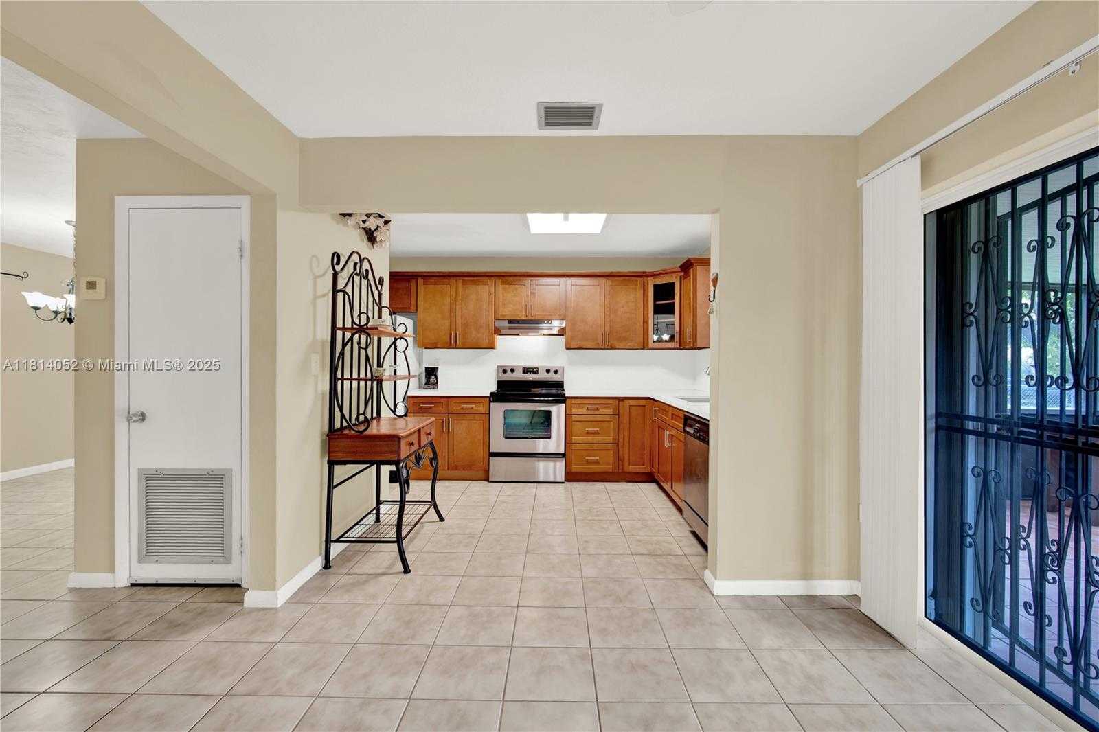 Small Image of 18225 SOUTH WEST 94TH AVE, Palmetto Bay Number 10