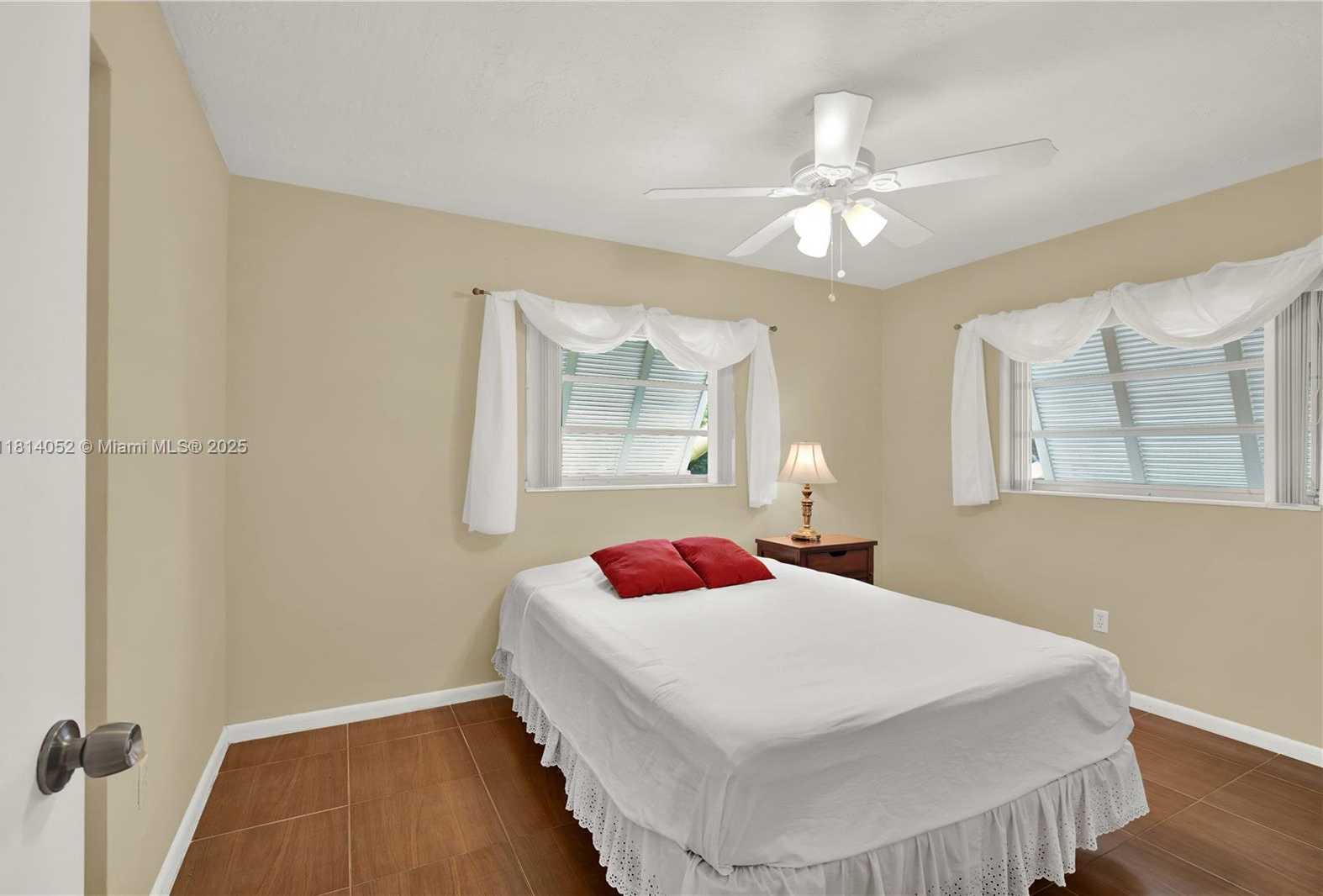 Small Image of 18225 SOUTH WEST 94TH AVE, Palmetto Bay Number 21