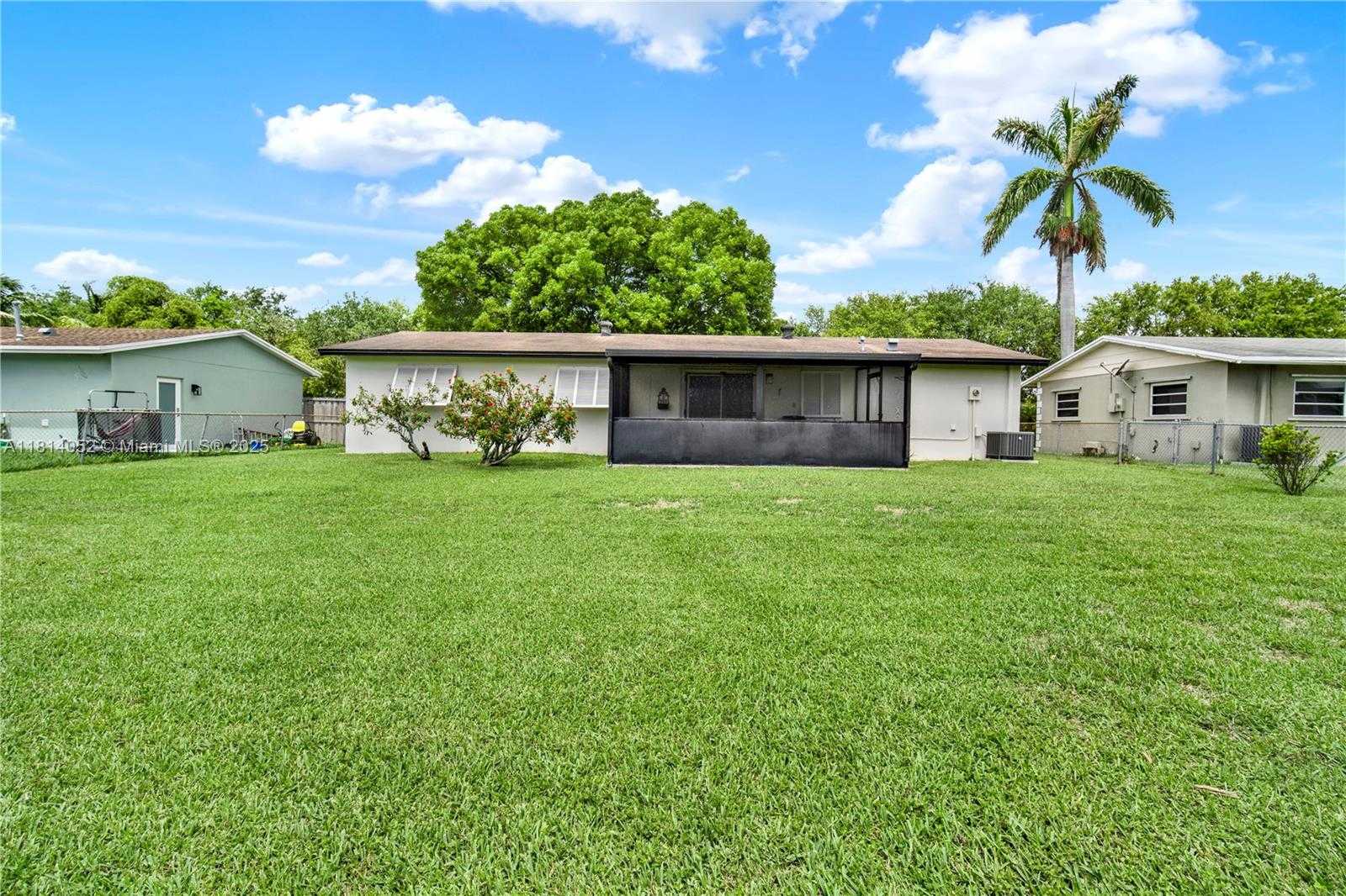 Small Image of 18225 SOUTH WEST 94TH AVE, Palmetto Bay Number 28