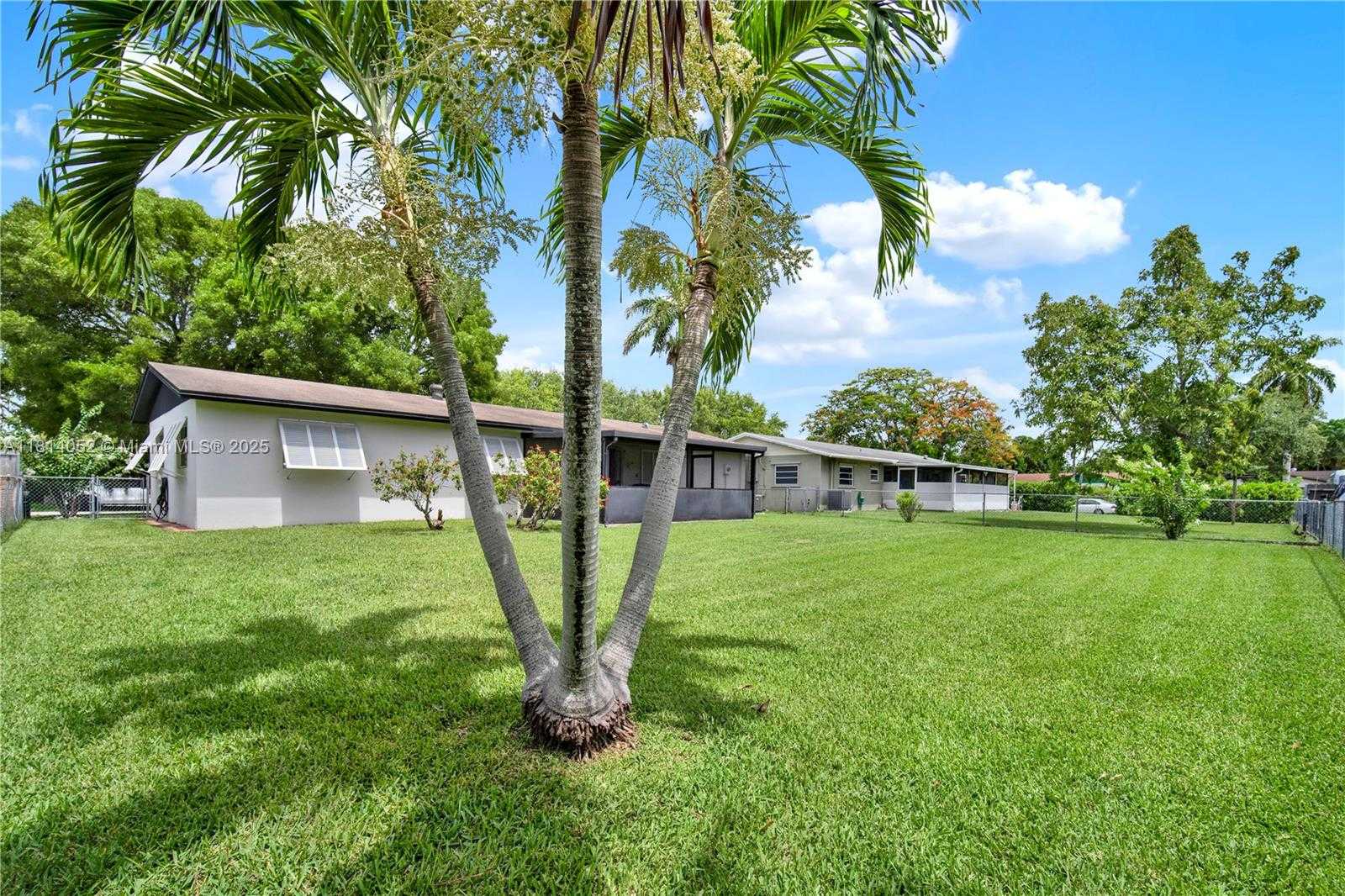 Small Image of 18225 SOUTH WEST 94TH AVE, Palmetto Bay Number 29