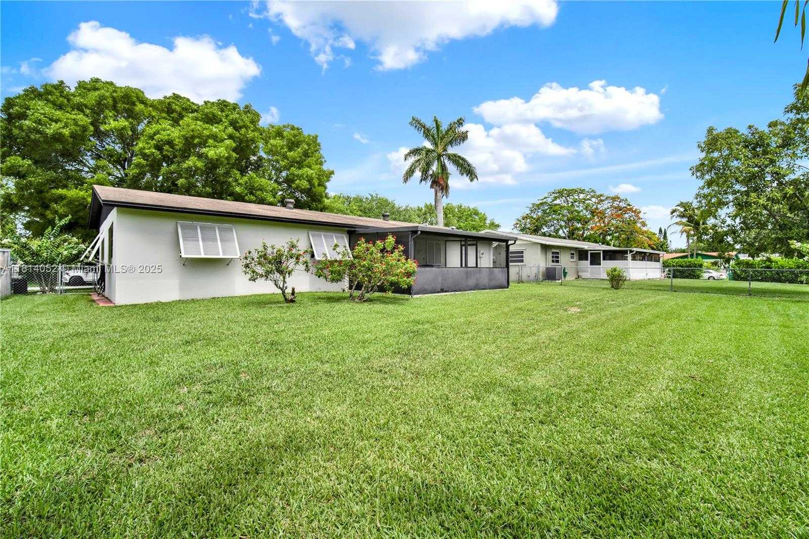 Small Image of 18225 SOUTH WEST 94TH AVE, Palmetto Bay Number 30