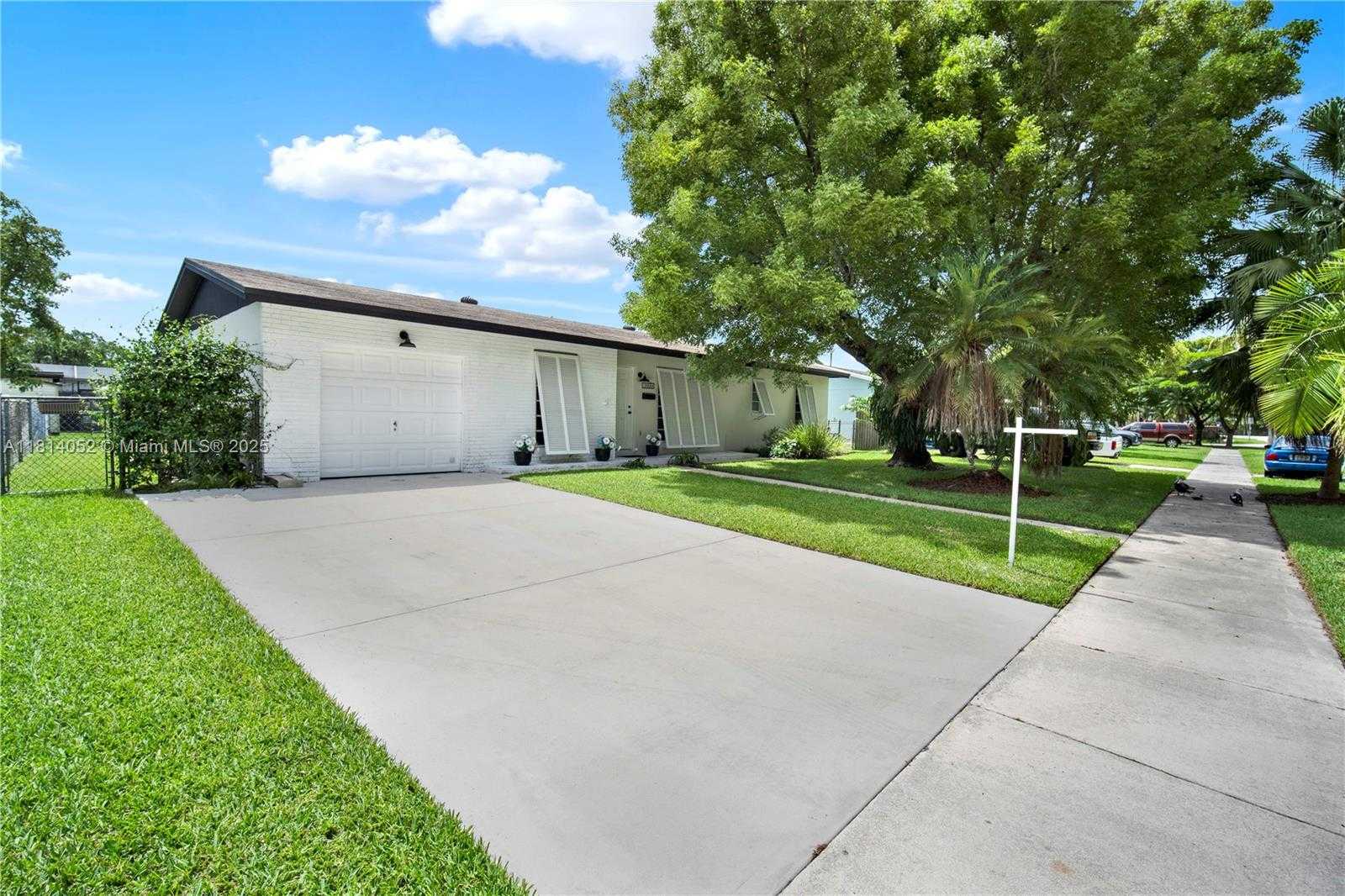 Small Image of 18225 SOUTH WEST 94TH AVE, Palmetto Bay Number 32