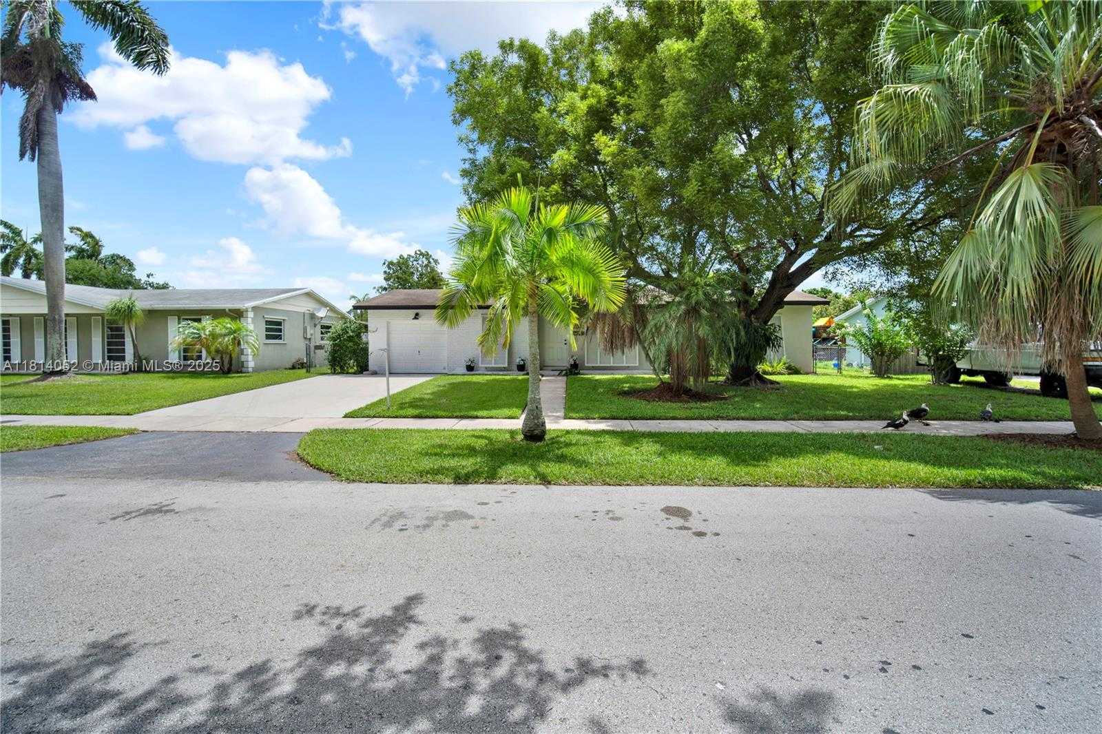 Small Image of 18225 SOUTH WEST 94TH AVE, Palmetto Bay Number 33