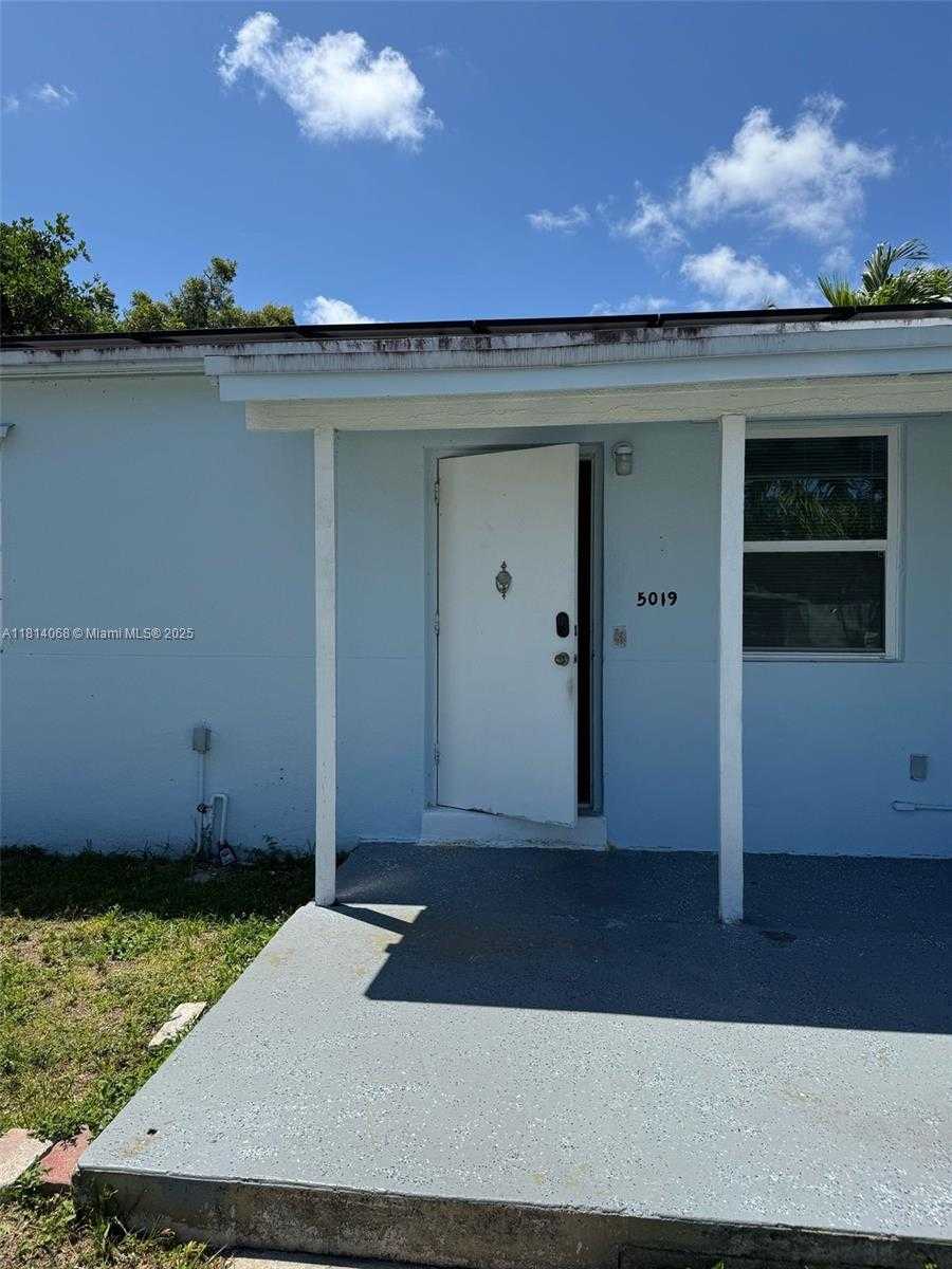Small Image of 5019 NORTH EAST 19TH TER, Pompano Beach Number 3