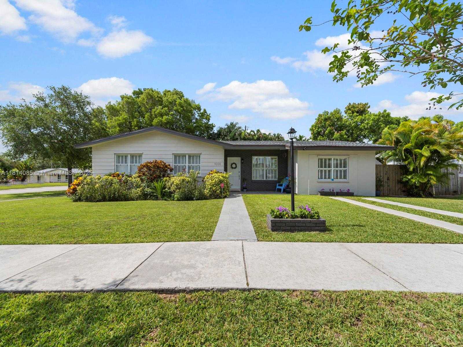 Small Image of 9200 SOUTH WEST 178TH TER, Palmetto Bay Number 2