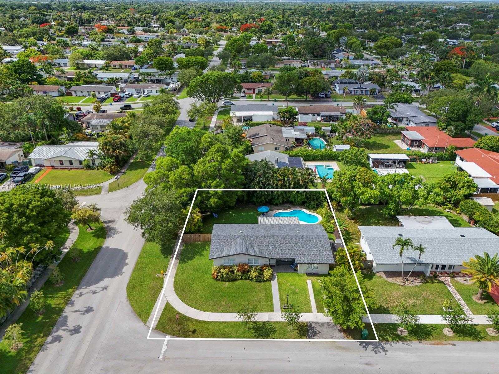 Small Image of 9200 SOUTH WEST 178TH TER, Palmetto Bay Number 27