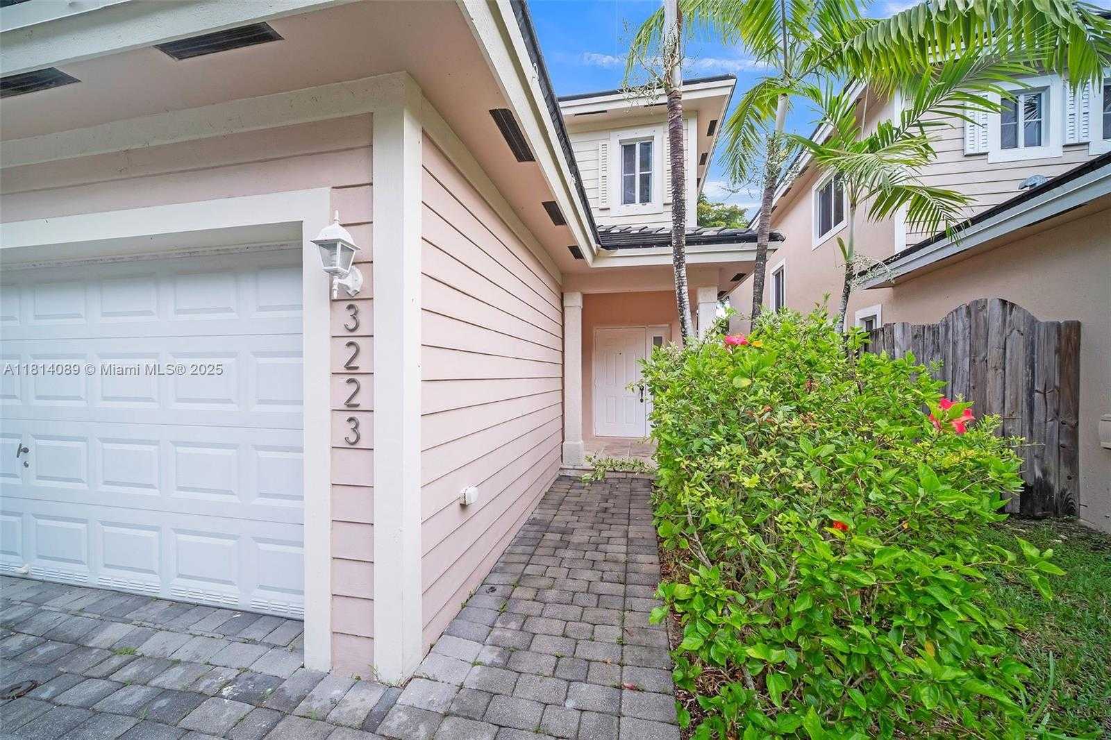 Small Image of 3223 SOUTH EAST 2ND DR, Homestead Number 2