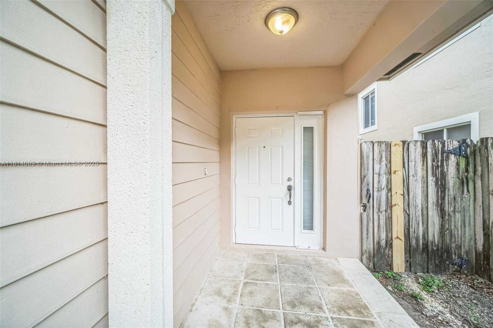 Small Image of 3223 SOUTH EAST 2ND DR, Homestead Number 3