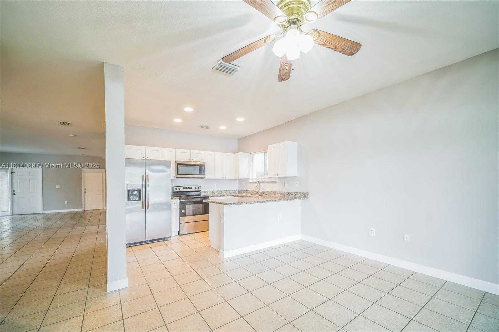 Small Image of 3223 SOUTH EAST 2ND DR, Homestead Number 4