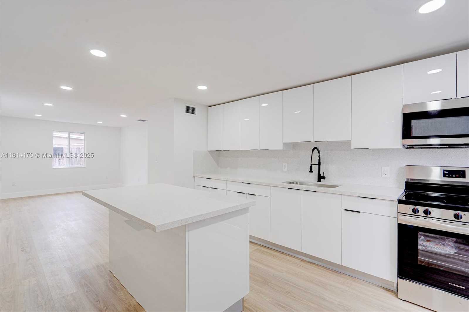 Small Image of 6044 SOUTH WEST 37TH ST, Miramar Number 14