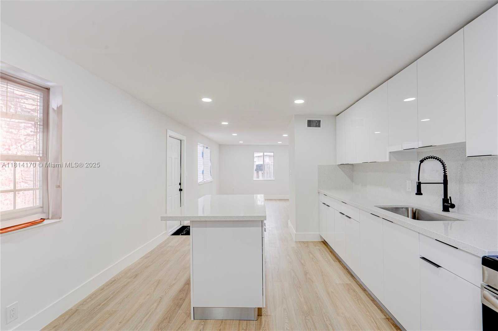 Small Image of 6044 SOUTH WEST 37TH ST, Miramar Number 15