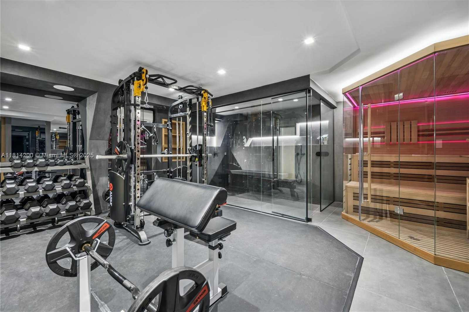 Small Image of 420 NORTH HIBISCUS DR, Miami Beach Number 21