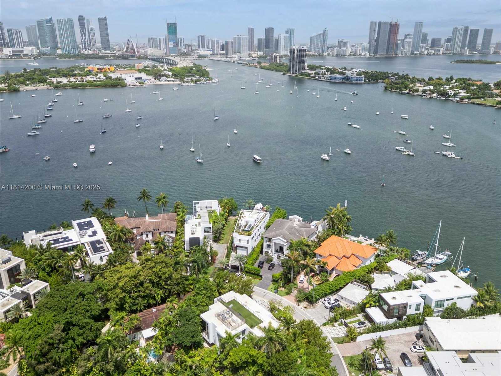 Small Image of 420 NORTH HIBISCUS DR, Miami Beach Number 26