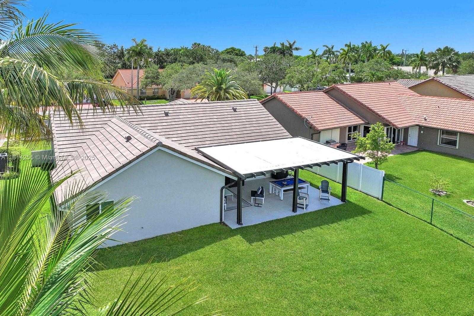 Small Image of 1240 NORTH WEST 161ST AVE, Pembroke Pines Number 38