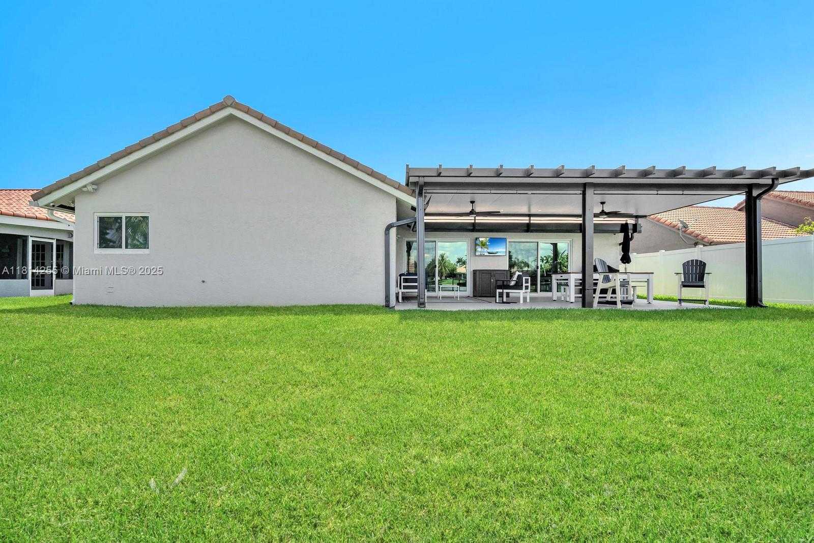Small Image of 1240 NORTH WEST 161ST AVE, Pembroke Pines Number 41
