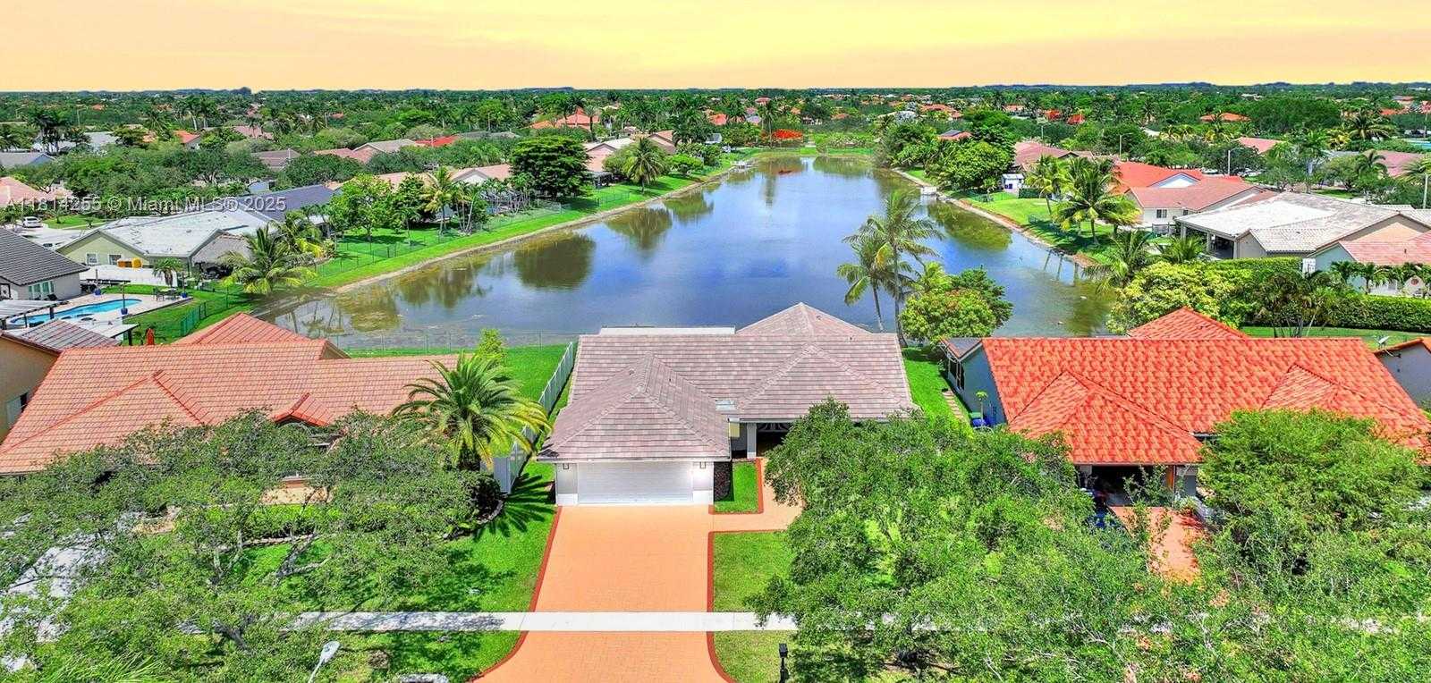 Small Image of 1240 NORTH WEST 161ST AVE, Pembroke Pines Number 45
