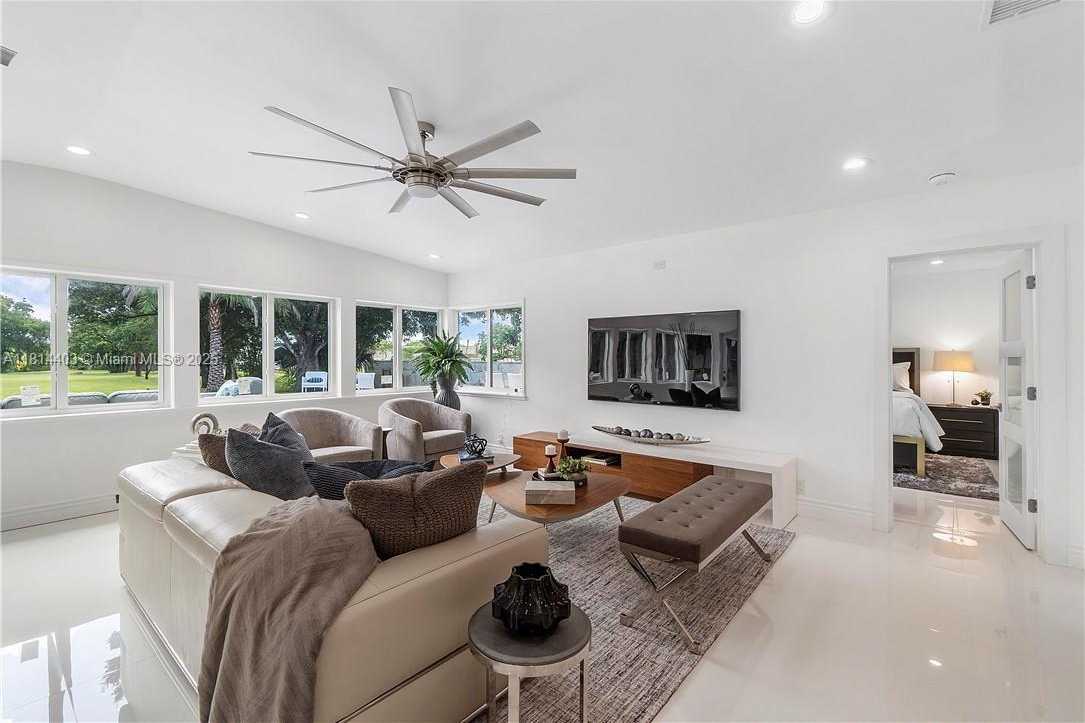 Small Image of 224 EAST ACRE DR, Plantation Number 12