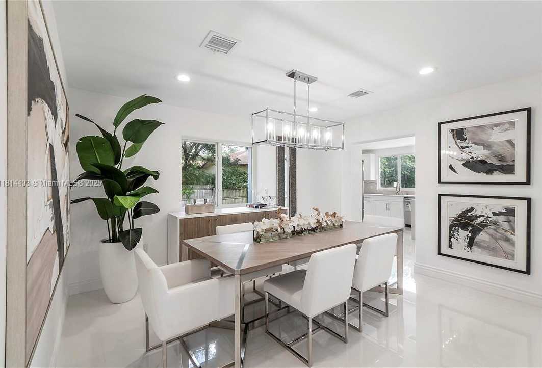 Small Image of 224 EAST ACRE DR, Plantation Number 16
