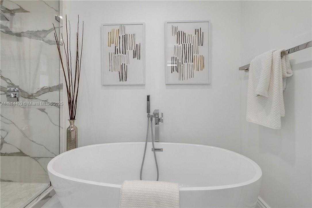 Small Image of 224 EAST ACRE DR, Plantation Number 26