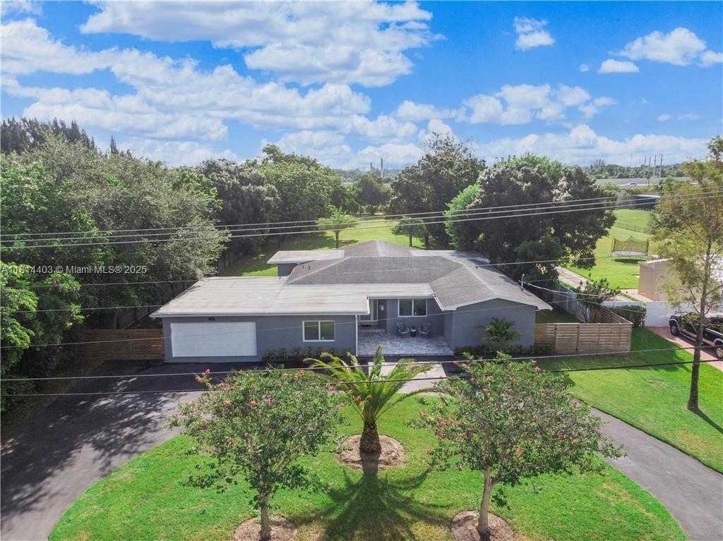 Small Image of 224 EAST ACRE DR, Plantation Number 3