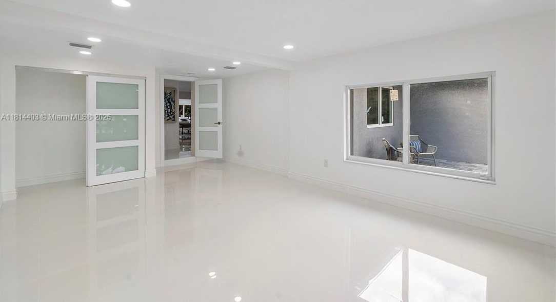 Small Image of 224 EAST ACRE DR, Plantation Number 33