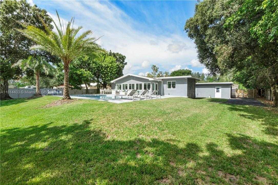 Small Image of 224 EAST ACRE DR, Plantation Number 37