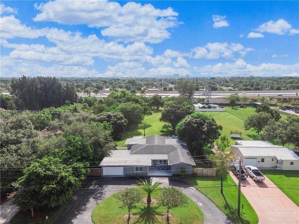 Small Image of 224 EAST ACRE DR, Plantation Number 5