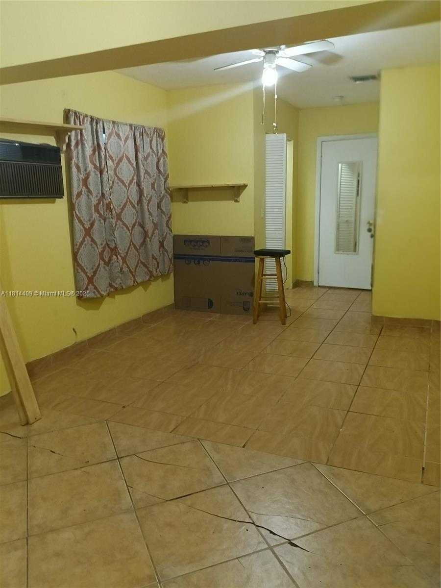 Small Image of 1828 NORTH WEST 58TH ST, Miami Number 11