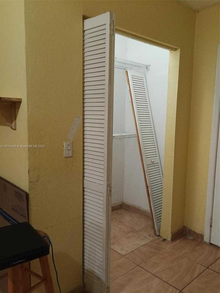 Small Image of 1828 NORTH WEST 58TH ST, Miami Number 12