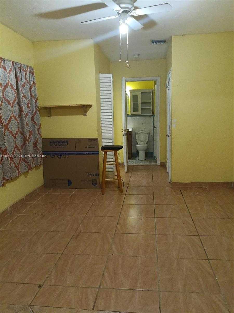 Small Image of 1828 NORTH WEST 58TH ST, Miami Number 14