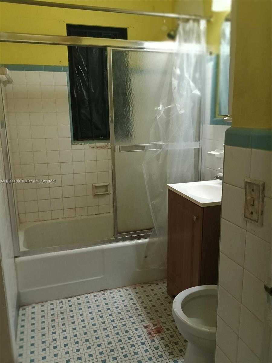Small Image of 1828 NORTH WEST 58TH ST, Miami Number 5