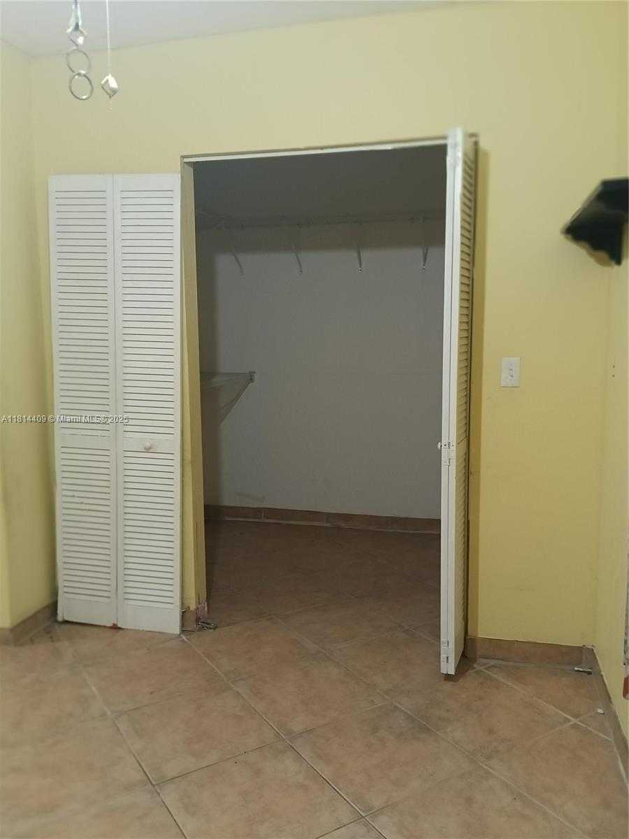 Small Image of 1828 NORTH WEST 58TH ST, Miami Number 9