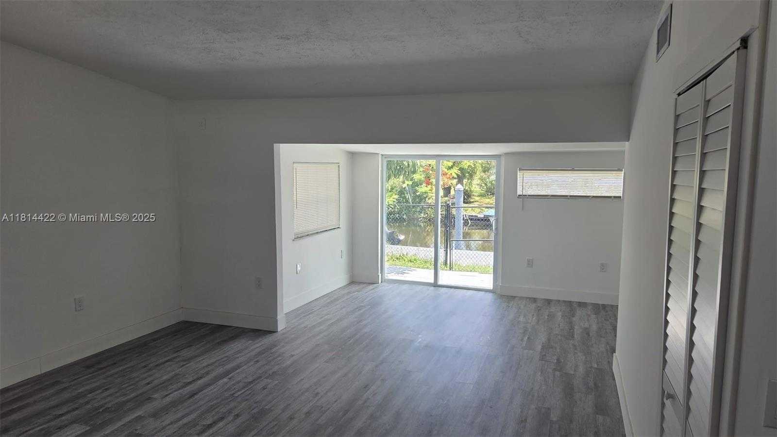 Small Image of 2248 MARINA PARK DR, Fort Myers Number 10