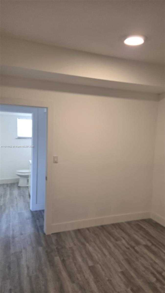 Small Image of 2248 MARINA PARK DR, Fort Myers Number 12