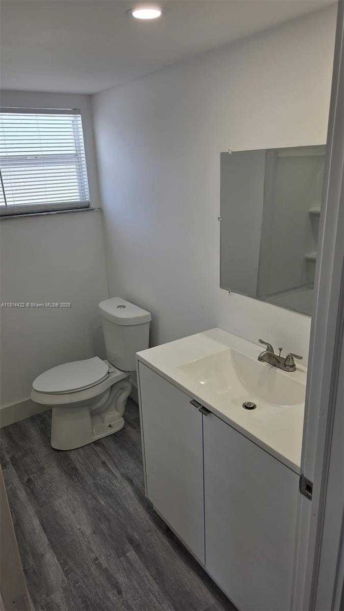 Small Image of 2248 MARINA PARK DR, Fort Myers Number 15